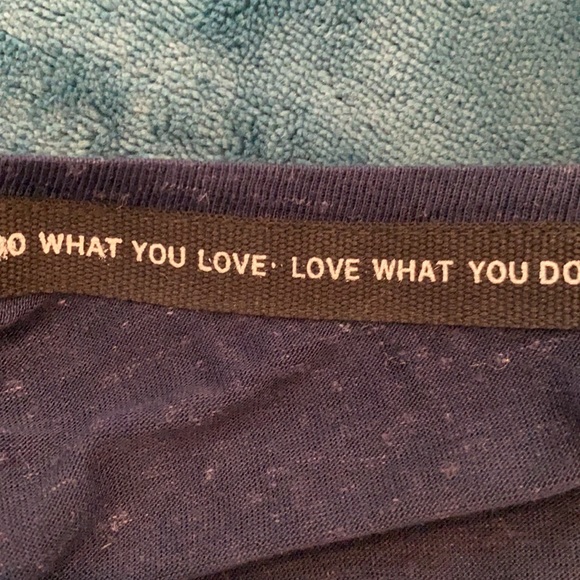 NWT… Beautiful and Unique First Class Top. - Picture 10 of 13